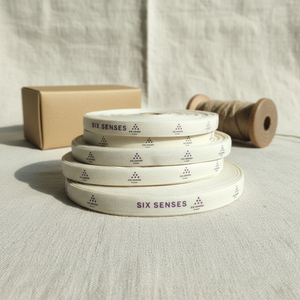 ริบบิ้นลายก้างปลาทำจากฝ้ายธรรมชาติ 100% เป็นมิตรกับสิ่งแวดล้อม พิมพ์โลโก้ส่วนตัวตามสั่ง สำหรับหมวก เสื้อผ้า ของขวัญคริสต์มาส และบรรจุภัณฑ์ - Product Image 6