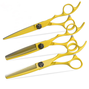 Ciseaux de coiffure professionnels personnalisables jaunes à lame arrondie en acier inoxydable, design élégant avec logo - Product Image 1