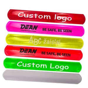 Pulseras Personalizadas Reflectantes de PVC con Broche a Presión, Ancho de Banda de 30 mm, Pulsera No Tóxica con Logotipo, Regalos Promocionales - Product Image 3