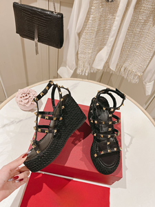 Sandales compensées d'été pour femmes à bout carré et talon carré, respirantes et confortables, chaussures de mariage en cuir véritable avec semelle intermédiaire - Product Image 4