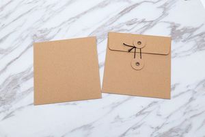 Sobres de Papel Kraft Negro y Marrón para Joyería, Impresión Personalizada, con Botón y Cordón - Product Image 5