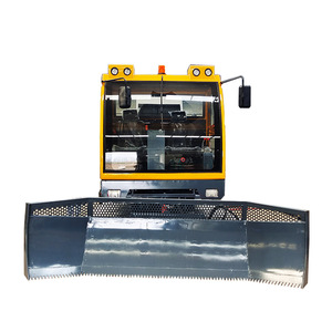 Máquina Quitanieves con Orugas y Cuchilla para Uso en Estaciones de Esquí - Product Image 4