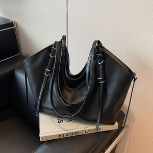 Bolsos de Mano de PU Personalizados al por Mayor, Bolsos de Moda para Mujer con Cadenas y Correa Única, Nuevo Diseño - Product Image 6