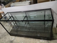 Vitrines en verre Présentoir pour magasin de fumée Tableau d'affichage Décoration pour magasin de tabac de luxe