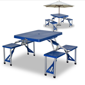 Set Tavolo e Sedie Pieghevoli Leggeri Portatili per Picnic, Campeggio, Giardino, Esterni, in Plastica con 4 Posti e Foro per Ombrellone - Product Image 1