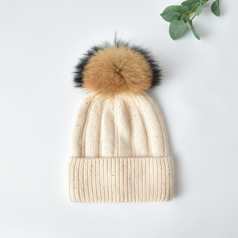 Beige+brown Pom
