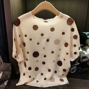 Top de manga corta holgado elegante de verano para <span class=keywords><strong>mujer</strong></span>, nuevo diseño, camiseta de <span class=keywords><strong>lunares</strong></span> con cuello de lazo 3D, camiseta bonita de talla grande - Product Image 3