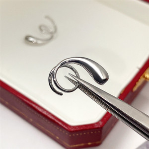 Orecchino a clip liscio a onda geometrica da donna, senza piercing, accessori per feste hip hop - Product Image 3