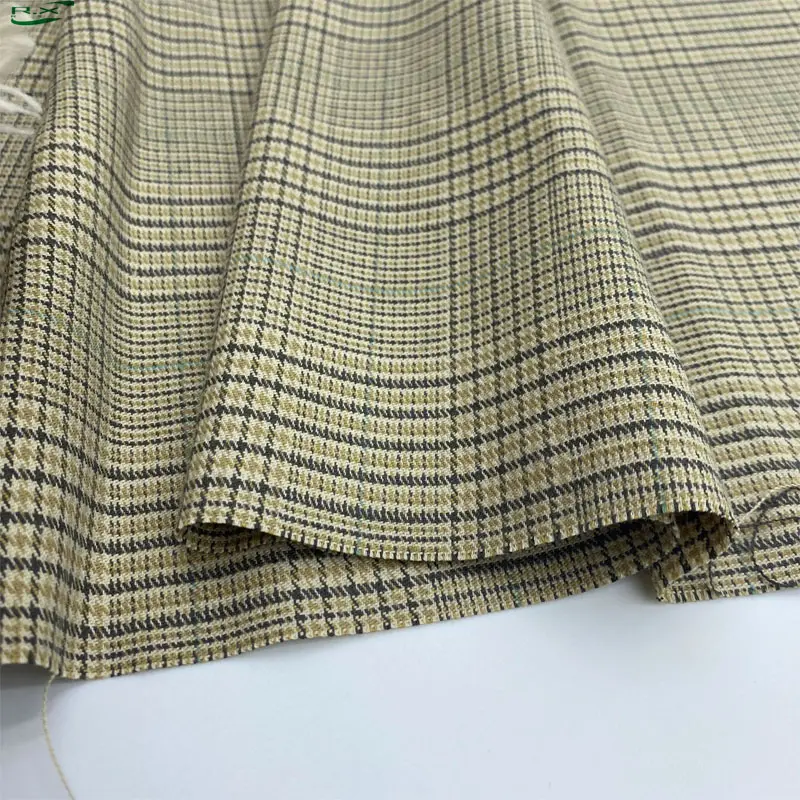 Manufacturers custom wholesale cotton polyester stretch Plaid tr suiting fabric for men