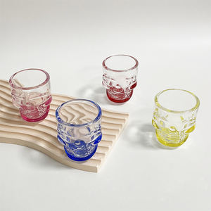 Vaso de chupito con forma de calaveras de colores con logotipo personalizado - Product Image 2