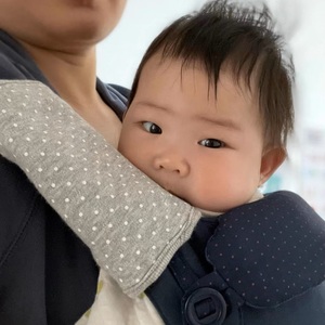 Bavoir de dentition en coton biologique pour les tout-petits, avec bouton simple imprimé jetable, accessoire de porte-bébé, service OEM - Product Image 2