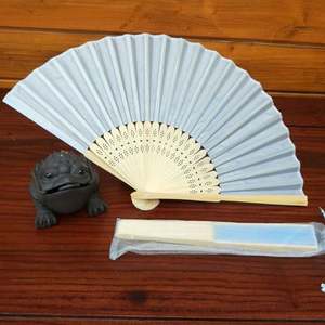 Éventail de mariage personnalisé avec logo, design pliable traditionnel, style DIY personnalisé, cadeau promotionnel dans un sac en organza - Product Image 3