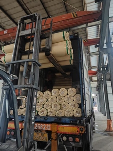 Venta de Fábrica: Rollos de Linóleo de PVC Modernos, Económicos, Revestimiento de Suelo de Plástico Imitación Madera - Product Image 3