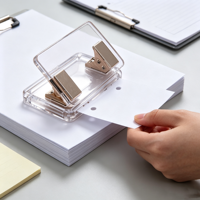 Perforatrice de bureau en acrylique transparent à 2 trous avec clip métallique doré pour carnets, classeurs et fournitures de bureau – Vente en gros usine
