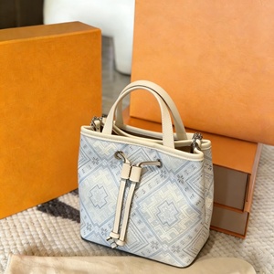 กระเป๋าโท้ทหนังแท้คุณภาพสูง ดีไซน์เนอร์แบรนด์ดัง รุ่นใหม่มาแรง ปี 2026 สายสะพายเดี่ยว กระเป๋าถือหรูหราสำหรับผู้หญิง - Product Image 1