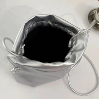 Sac seau métallique brillant à cordon de serrage en cuir PU, sac à main froncé avec poignée supérieure, mini pochette pour femme, sac de soirée or et argent