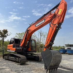 nice Used Large Excavator Doosan DX300 30 Ton <b>Second</b> <b>Hand</b> Excavator Low Working Hours in stock - Product Image 1