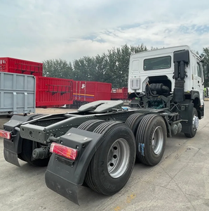 Cabezal de tractor HOWO Sinotruk, 380 Hp, motor principal 6x4, equipado con transmisión automática e iluminación LED - Product Image 5