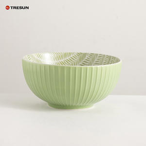 Bols en céramique gaufrée de style vintage avec ustensiles de cuisine artisanaux au design floral pour servir et manger - Product Image 3