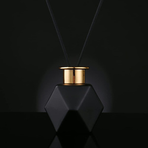 Difusor <span class=keywords><strong>de</strong></span> Aromaterapia <span class=keywords><strong>de</strong></span> Lujo Negro Personalizado, sin <span class=keywords><strong>Fuego</strong></span>, con Aceite Esencial Líquido, Embalaje/Tamaño/Fragancia Personalizados <span class=keywords><strong>de</strong></span> Fábrica - Product Image 6