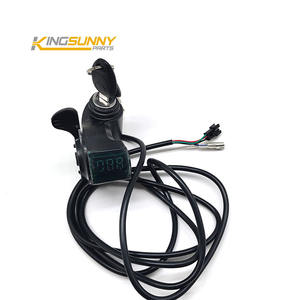 Accélérateur <span class=keywords><strong>de</strong></span> <span class=keywords><strong>pouce</strong></span> <span class=keywords><strong>de</strong></span> vélo électrique <span class=keywords><strong>de</strong></span> pièces avec l'affichage numérique <span class=keywords><strong>de</strong></span> tension <span class=keywords><strong>de</strong></span> batterie d'affichage LCD 12V-72V - Product Image 2