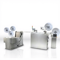 Système intégré d'alimentation par élévateur de bouchons de bouteilles, marquage laser UV, prise en charge AI/DST, inspection jet d'encre de codes QR/dates, machine de rejet