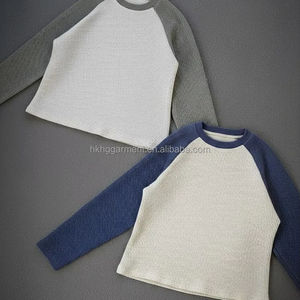 Sudadera Gráfica Personalizada con Estampado DTG, Tejido Waffle, Manga Raglán Larga, Estilo Urbano, Térmica - Product Image 1