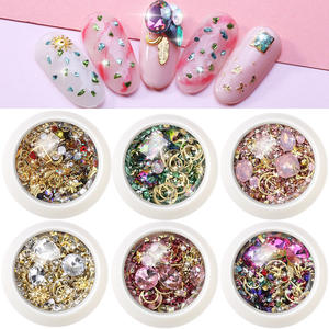 Vente en gros de décorations pour ongles 3D, ornements en strass, diamants pour charmes d'ongles - Product Image 1