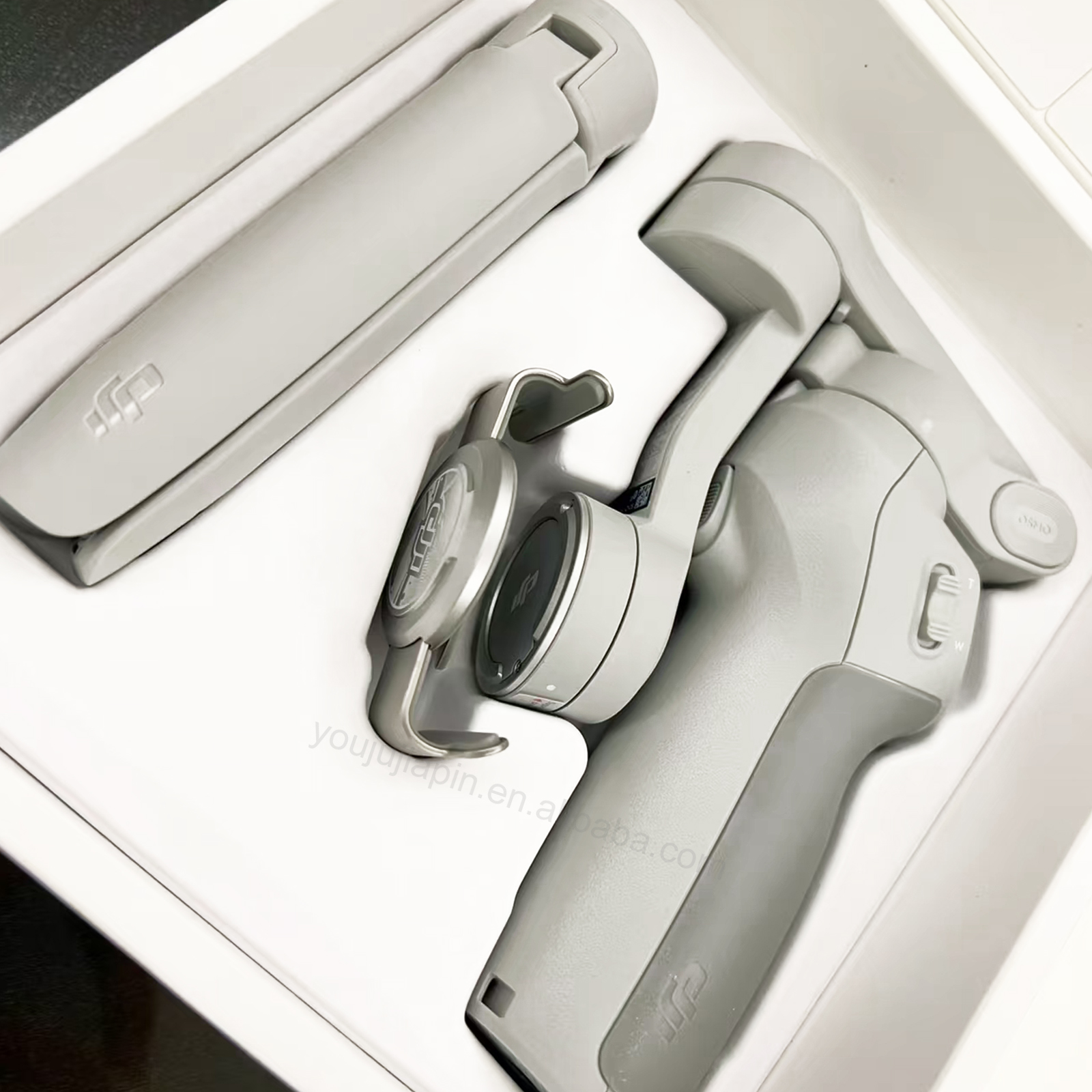 DJI OM 4 フォルダブルスタビライザー 携帯用ジンバル 新品 DJI Mimo対応