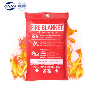 Manta ignífuga <span class=keywords><strong>antifuego</strong></span> de fibra de vidrio 100% resistente al calor a 550 grados Celsius ojales de <span class=keywords><strong>bolsa</strong></span> de PVC de emergencia para uso doméstico en la cocina - Product Image 1
