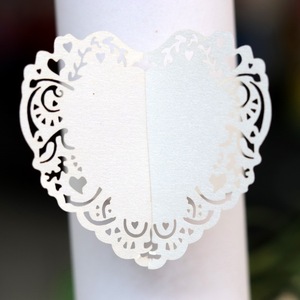 Cuore di Carta Tagliata Al Laser Anello di Tovagliolo di Tabella della Festa Nuziale Decorazioni di Carta - Product Image 2