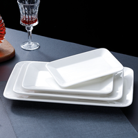 Aanpasbare, milieuvriendelijke, moderne rechthoekige witte porseleinen borden voor hotels, restaurants, bruiloften en zakelijk gebruik. Beschikbaar op voorraad.