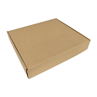 Dossiers et boîtes en carton gris robustes avec gaufrage pour l'expédition de vêtements et l'emballage cadeau, matériaux recyclés