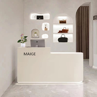 Comptoir de réception moderne style crème, durable, pour espaces commerciaux, hôtels, salons de beauté, gymnases, magasins, design en bois personnalisable