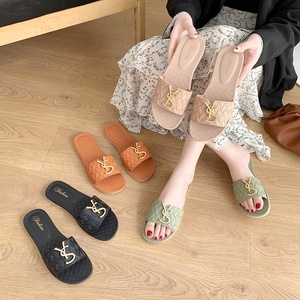 <span class=keywords><strong>Sandales</strong></span> <span class=keywords><strong>plates</strong></span> décontractées en PVC pour <span class=keywords><strong>femme</strong></span>, style tongs, idéales pour l'été et la plage, vente en gros - Product Image 1