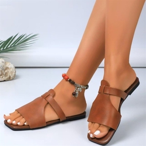 ashion <b>Plus</b> <b>Size</b> Flat Slippers Women 2025 Summer New European and American Fashion Square Head Beach Cool Wholesale - Product Image 3