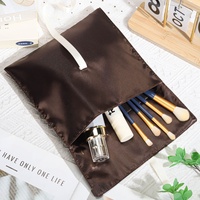 Vente en gros pochette personnalisée en satin noir avec logo imprimé recyclable enveloppe anti-poussière extension de cheveux en satin de soie sac d'emballage pour perruque