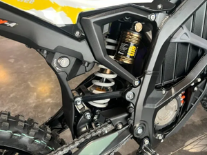 Motocicleta Eléctrica de Largo Alcance Surron Ultra Bee, Batería de 74V 55Ah, 62 Millas de Autonomía, Enduro, Alto Torque - Product Image 4