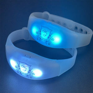 Festliche Party zubehör Quince anera begünstigt Sound Control LED blinkende Armbänder verstellbarer Zauberstab 3LEDS - Product Image 4
