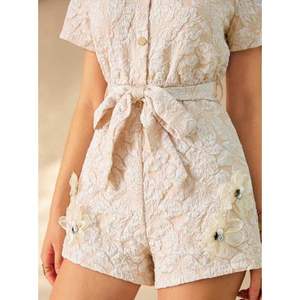 Mono Corto Bohemio Personalizado 2026 para Mujer, con Estampado Floral Jacquard, Manga Corta, Cintura Alta, con Cinturón, Transpirable, para Primavera/Verano - Product Image 4