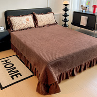 Ensemble de literie 4 pièces en velours de lait à imprimé floral à volants, couette et drap épais et moelleux double face pour la chambre à coucher en hiver