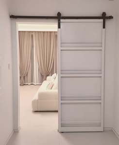 Puerta Corredera Multifuncional Personalizada con Riel Superior, Puertas Interiores de Madera Personalizadas con Espejo o Estantería - Product Image 1