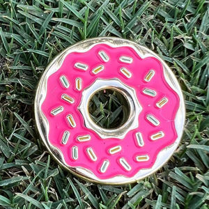 Marqueur de balle de golf au design rose baie, motif subtil, personnalisable avec logo, vente chaude - Product Image 1