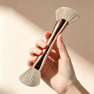 Pinceaux de maquillage professionnels en aluminium doré, poils synthétiques doux, ensemble de pinceaux cosmétiques - Product Image 1