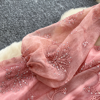 Robe longue décontractée pour femme, élégante, rose, à fleurs brodées, à perles, col en V, manches longues, coupe trapèze, pour tous les jours, les fêtes et les vacances