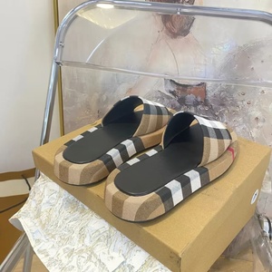 2026 Design Women's Casual Slippers with <b>Tops</b> Open Toe Flat Bottom Anti-Slip Retro Style Lightweight <b>Checkered</b> Pattern Slides - Product Image 3