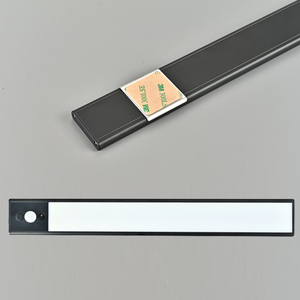Banqcn Meubles de maison, éclairage LED <span class=keywords><strong>sous</strong></span> armoire à détecteur de mouvement rechargeable par USB, éclairage de vitrine de <span class=keywords><strong>cuisine</strong></span> à intensité variable, <span class=keywords><strong>lampe</strong></span> de nuit - Product Image 1
