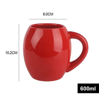 Tasses à café en porcelaine rouge de forme personnalisée Tasse en céramique vierge classique avec grande poignée pour thé Latte Cappuccino