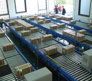 Çin tedarikçisi toptan fiyat lastik sanayi lojistik makinesi boşaltma için yerçekimi taşınabilir makaralı konveyör masa Powered - Product Image 4