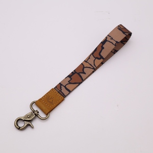 Llavero de cordón corto de camuflaje Llavero de cordón de muñeca de camuflaje con logotipo personalizado - Product Image 3